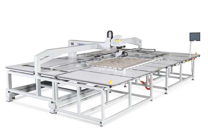 皮革類縫制，選富怡大幅面360°旋轉(zhuǎn)縫紉機