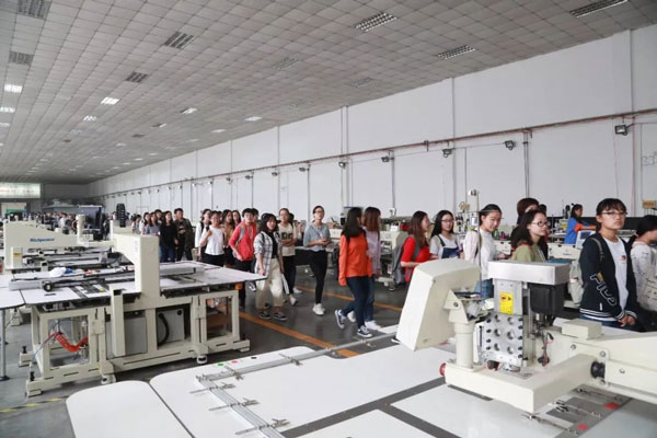 參觀富怡皮革縫紉機工作